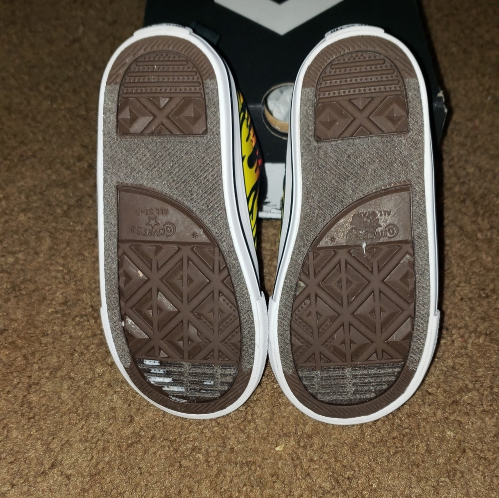 Converse - Picture 8 of 9